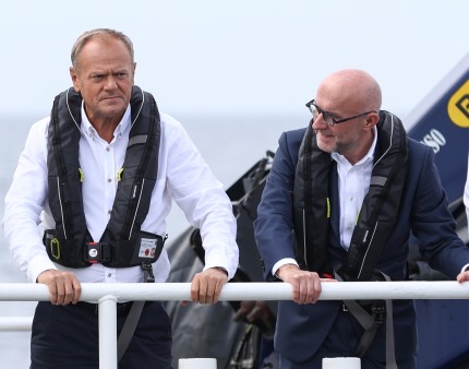 Tusk fala de “sinais otimistas” após conversa com Zelensky
