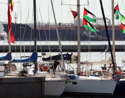 Flotilha entra na zona de risco com destino à Faixa de Gaza