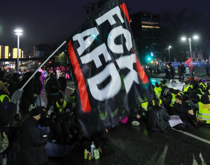 Pelo menos 36 feridos em confrontos entre a polícia alemã e manifestantes anti-AfD