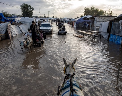 Tempestade polar em Gaza causa pelo menos 11 mortos
