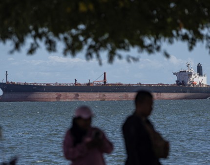 Estados Unidos sancionam quatro empresas por transportarem petróleo da Venezuela