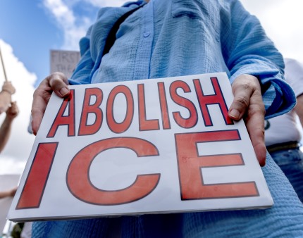 Maioria dos migrantes detidos nos EUA pelo ICE não tinha antecedentes criminais