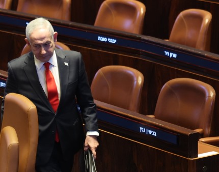 PM israelita vai a Washington para discutir com Trump as negociações com o Irão