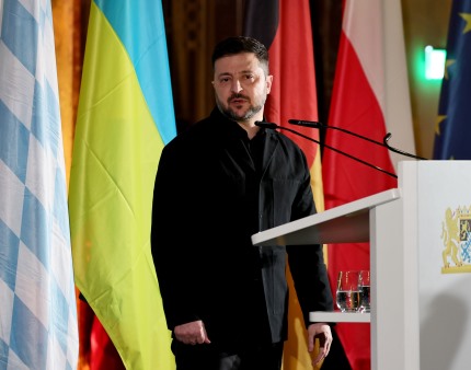 Zelensky pede data para adesão à UE e mais sanções a Moscovo