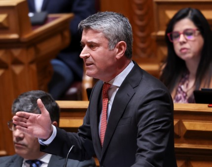 Mau tempo: Carneiro reitera que faltam respostas imediatas de apoio