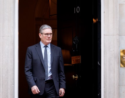 Governo britânico condena ataque incendiário antissemita em Londres