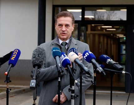 Primeiro-ministro esloveno convida partidos para negociar Governo de coligação