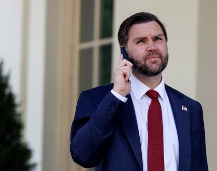 Irão: Vice-presidente dos EUA, JD Vance, participará nas próximas conversações – CNN