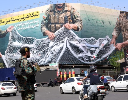 Irão partilha rotas para que navios evitem minas no Estreito de Ormuz