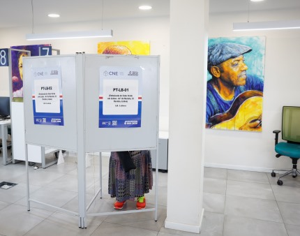 Eleitores cabo verdianos dirigem-se a mesas de voto em Lisboa sem filas