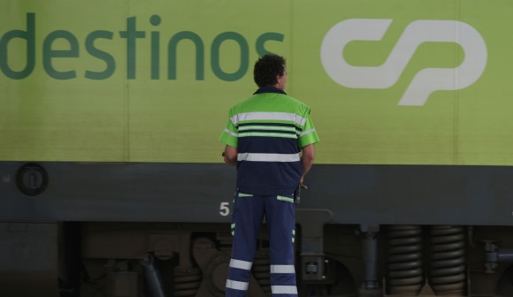 Governo aprova 317,9 ME para acelerar entregas e mais 36 comboios para a CP