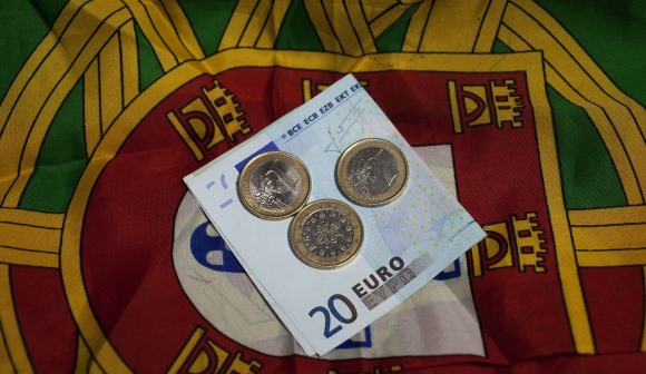 Juros da dívida de Portugal descem a dois, a cinco e a 10 anos