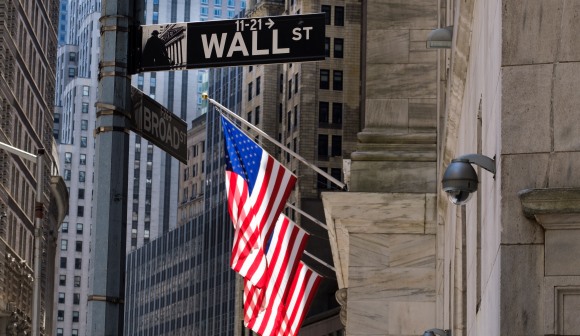Wall Street fecha em alta com alívio da tensão comercial China-EUA no horizonte