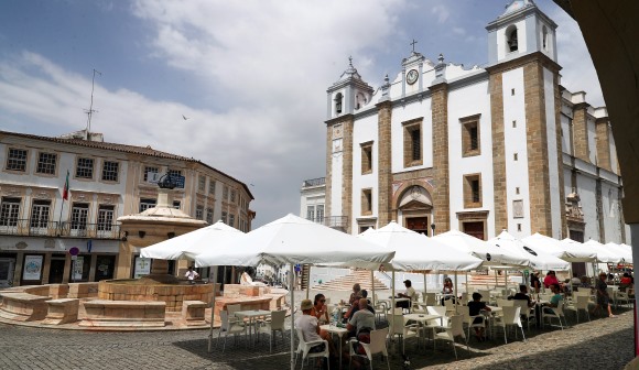 Évora_27 procura 18 artistas-mediadores que trabalhem com alunos em projeto "A Nossa Voz"