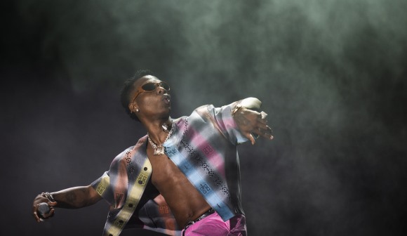 Wizkid, Tyla, Gunna e Djodje atuam no festival Afro Nation 2026 em Portimão