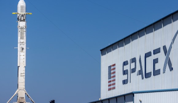 SpaceX apresenta pedido para entrada em bolsa