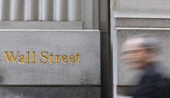 Wall Street inicia última sessão da semana com ganhos nos principais índices