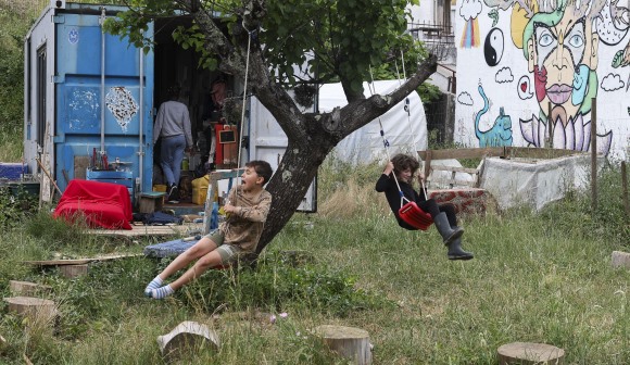 Quinta em Coimbra resgata animais e promove ensino alternativo
