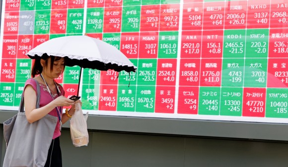 Bolsa de Tóquio abre com Nikkei em forte queda a perder 2,02%