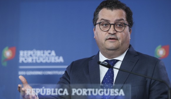 Governo aprova proposta para baixar IRC que terá de ser votada no parlamento