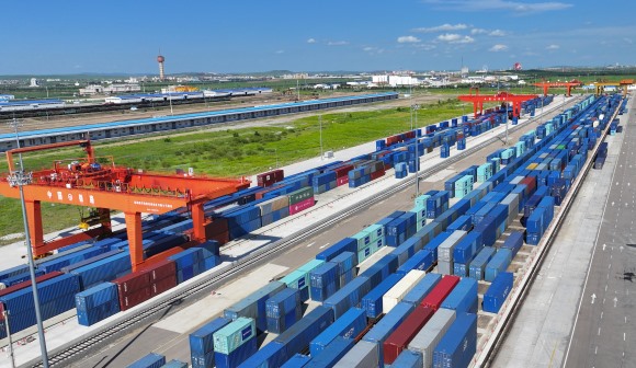 Lucros da indústria chinesa caem 1,8% na primeira metade do ano