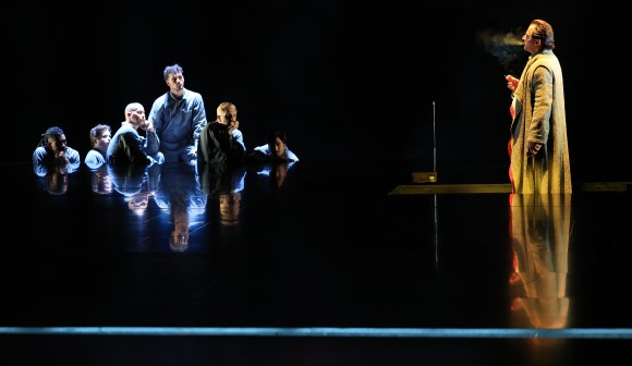 PR promulga bilhete cultural gratuito para acompanhante de pessoa com deficiência