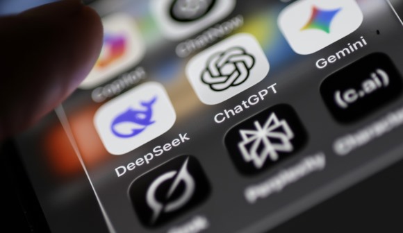 Wall Street fecha no verde apesar de incertezas face ao impacto da Inteligência Artificial