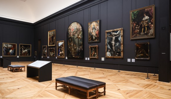 Museu do Louvre reabriu hoje parcialmente, apesar de os funcionários manterem greve