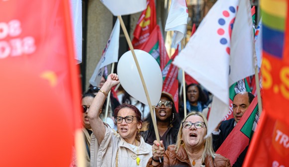Trabalhadores das IPSS manifestaram-se no Porto para exigir retomar das negociações