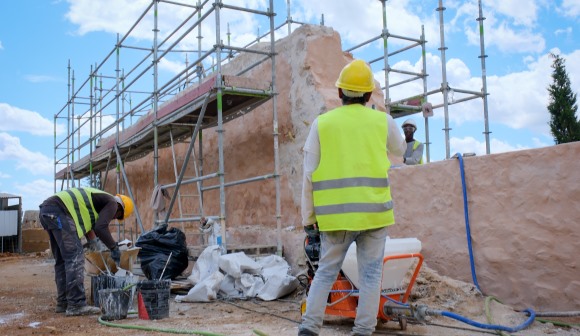 Muralha do Castelo de Alcácer recuperada com técnica ancestral de taipa