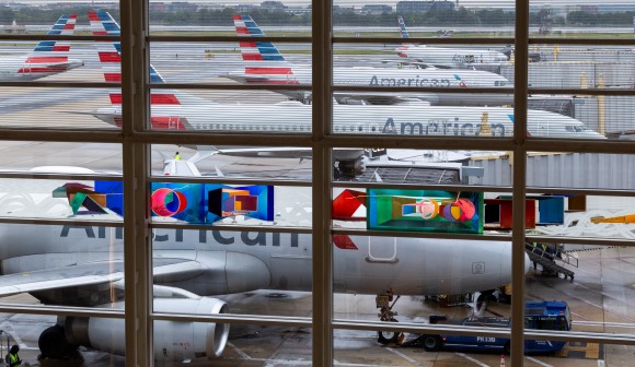 American Airlines suspende rotas durante o verão devido ao aumento dos combustíveis
