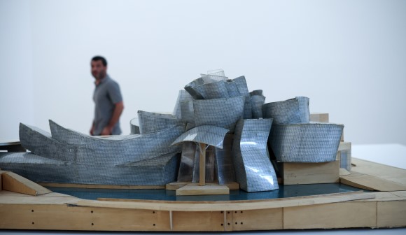 O século do arquiteto Frank Gehry em exposição na Ala Álvaro Siza em Serralves