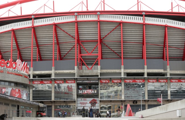 Campanha apaga luzes no estádio da Luz para lembrar mortes por doenças cardiovasculares