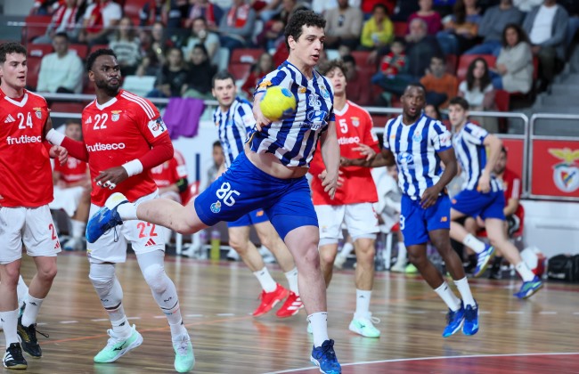 Pivô Ricardo Brandão renova até 2029 com o FC Porto