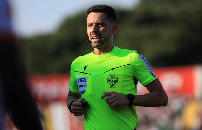 Estreante João Gonçalves vai arbitrar o ‘clássico’ Sporting-FC Porto
