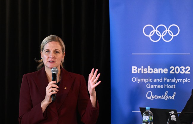 Kirsty Coventry já substituiu Thomas Bacha na presidência do COI