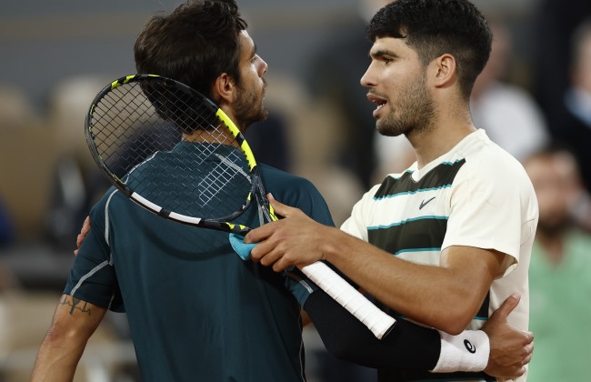 Alcaraz beneficia da desistência de Musetti e vai defender o título de Roland Garros