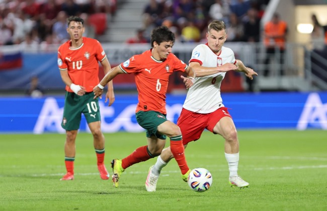 Portugal goleia Polónia por 5-0 e sobe à liderança do Grupo C do Euro sub-21