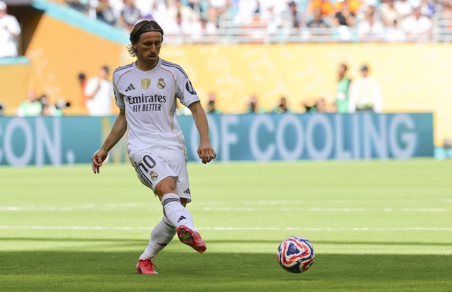 Diretor do AC Milan confirma chegada do internacional croata Luka Modric