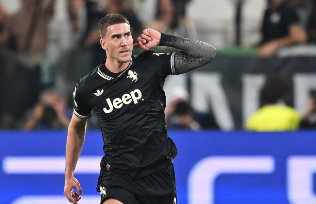 Vlahovic sofre lesão muscular grave e deve desfalcar Juventus três meses