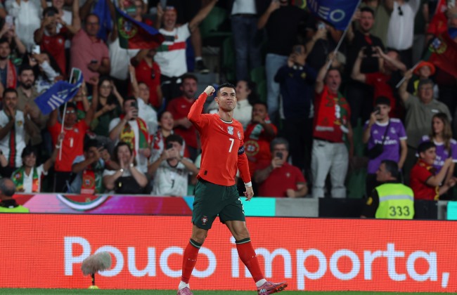 Ronaldo isola-se como melhor marcador de sempre na qualificação para campeonatos do Mundo