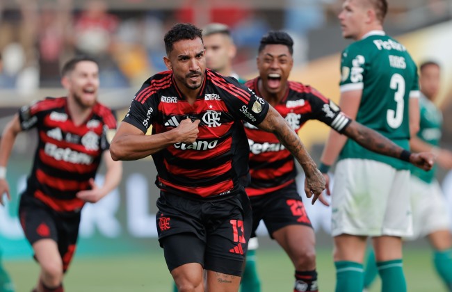 Flamengo conquista quarto título ao vencer Palmeiras, de Abel Ferreira