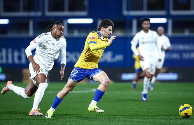 Estoril Praia e Casa Pia empatam em jogo sem golos