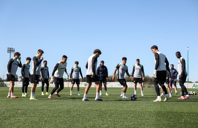Extremo Luís Guilherme ausente do treino do Sporting