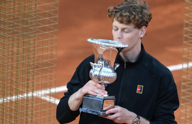 Sinner completa semana histórica no ténis com conquista do Masters 1.000 de Roma